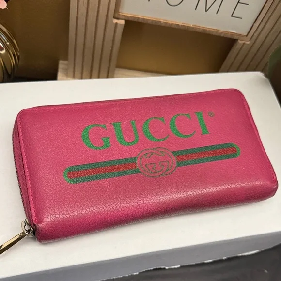 Gucci Fuchsia Wallet with Green Accents